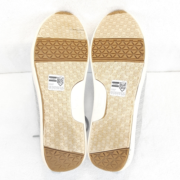 NWOT. TOMS LACE UP GRAY SNEAKERS - Picture 10 of 15